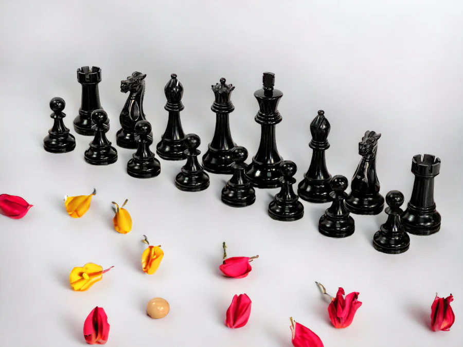 Black Winchester Staunton Mahogany Chess Set & Box - Image 6